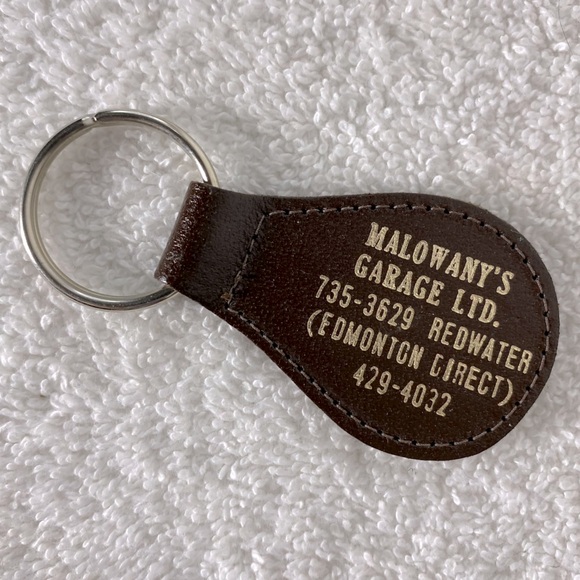 Vintage Malowany’s Garage Ltd. Brown Leather Keychain - Picture 1 of 8